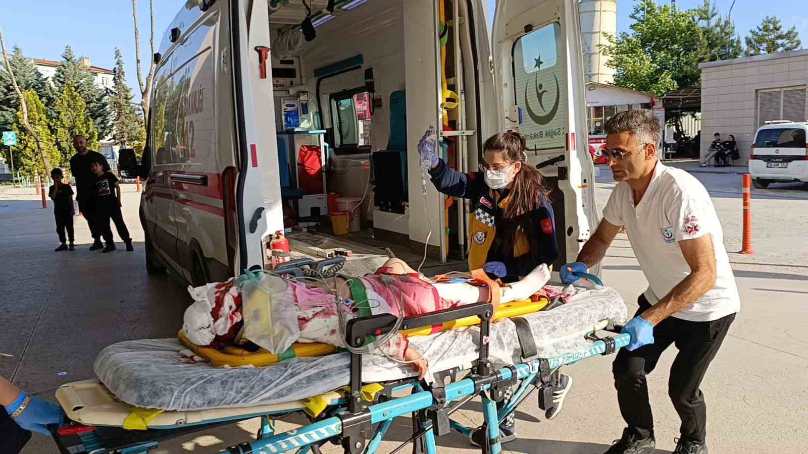 Traktörün altında kalan 7 yaşındaki Nur toprağa verildi