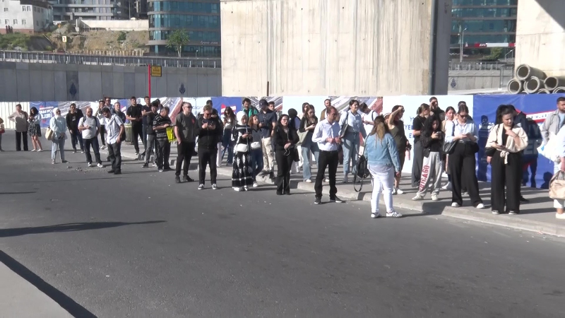 İstanbul’da özel halk otobüsü sürücüleri kontak kapattı