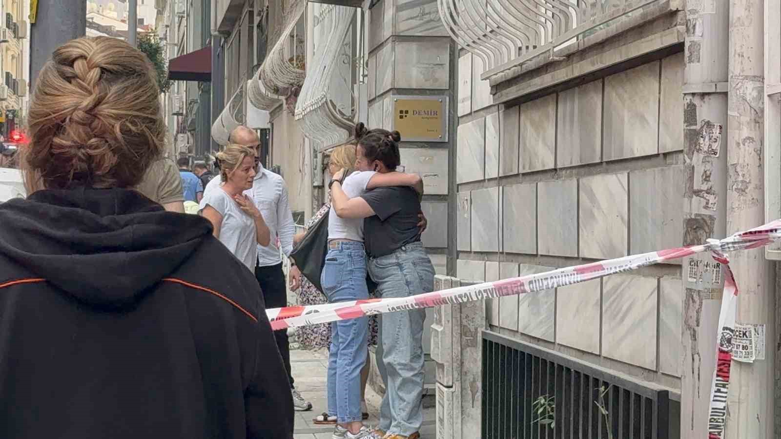 Şişli’de apartman dairesinde yangın: Yaşlı kadın hayatını kaybetti
