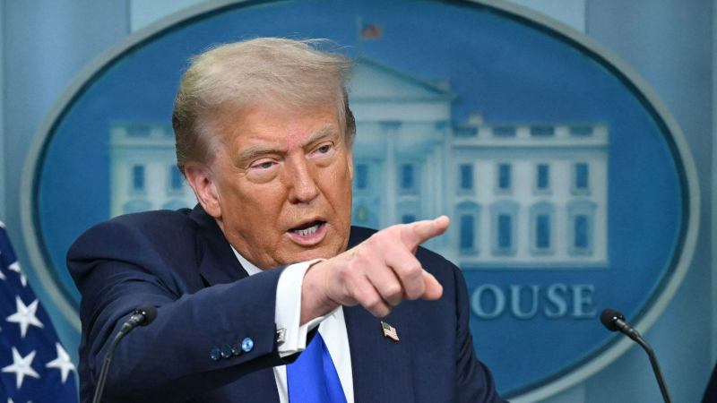 Trump, Suriye'ye yaptırımları kaldıran kararnameyi imzaladı