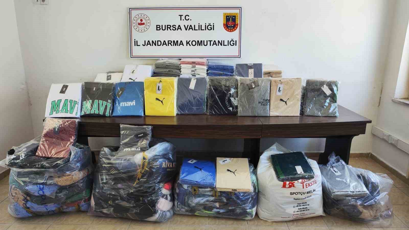 İnegöl'de kaçak kıyafet operasyonu: 2 milyon TL değerinde malzeme ele geçirildi