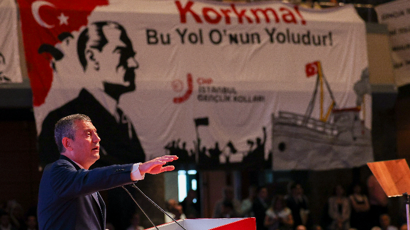CHP lideri Özgür Özel'in dokunulmazlık dosyası komisyona gönderildi