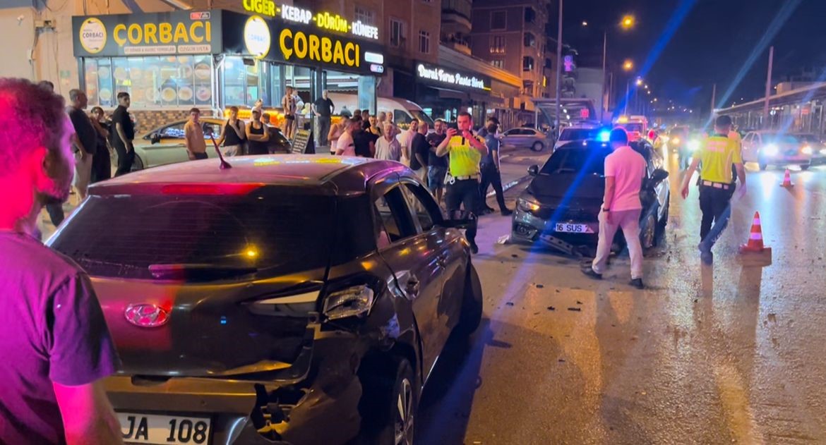Bursa'da alkollü sürücü makas atarken kaza yaptı: 2 yaralı
