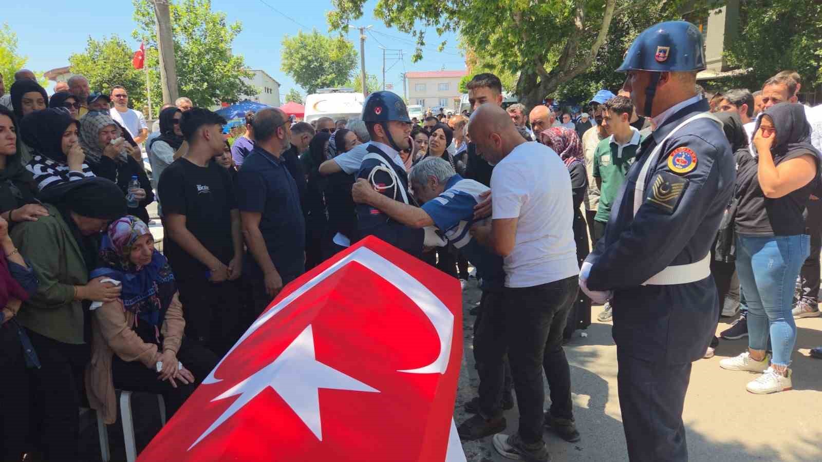 Bursa'da kansere yenilen uzman jandarma son yolculuğuna uğurlandı