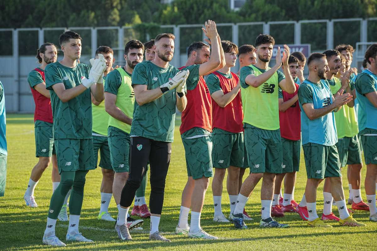 Bursaspor sezonu taraftarıyla açtı