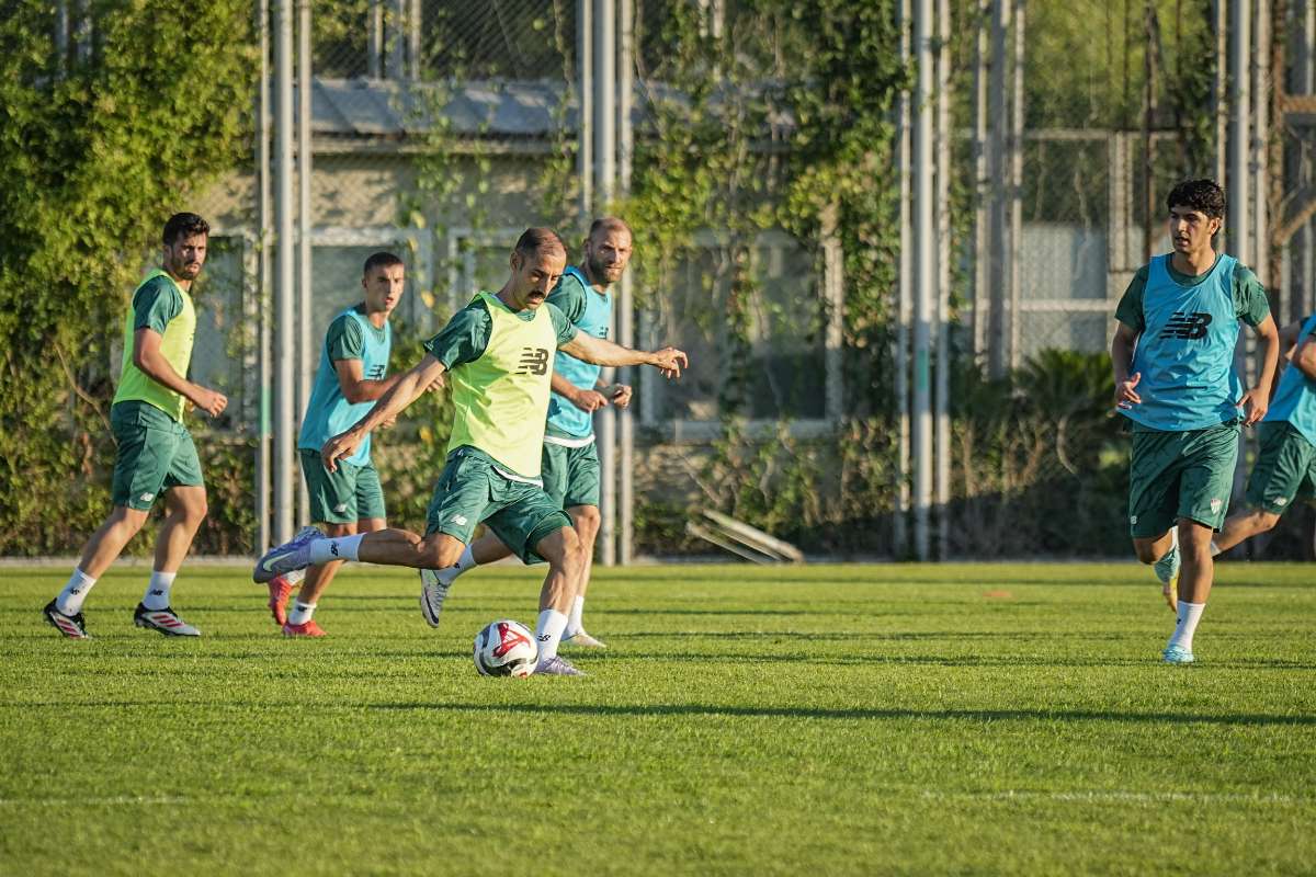 Bursaspor sezonu taraftarıyla açtı