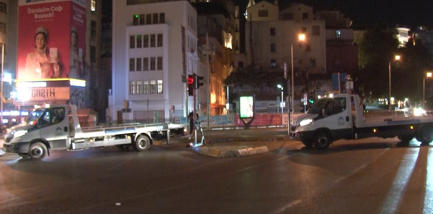 Galata Köprüsü trafiğe kapatıldı
