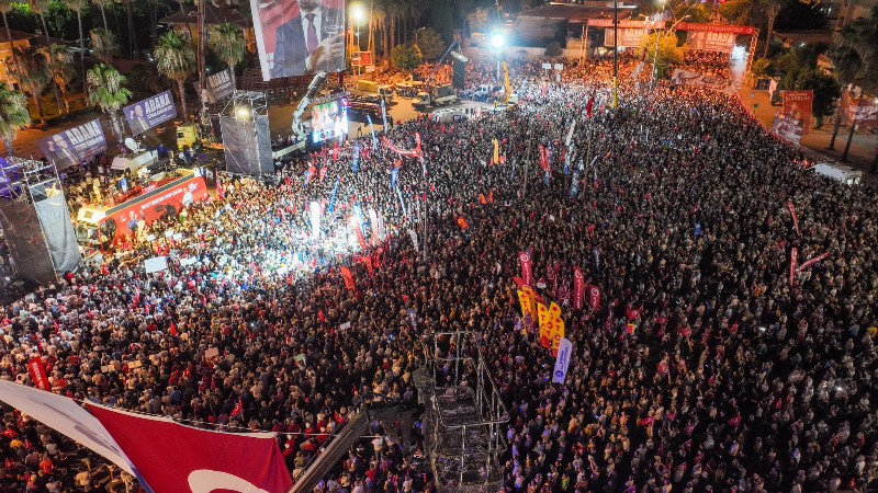 CHP, Zeydan Karalar için Adana'da gövde gösterisi yaptı
