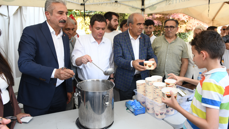 Osmangazi’de aşure kazanları kardeşlik için kaynadı
