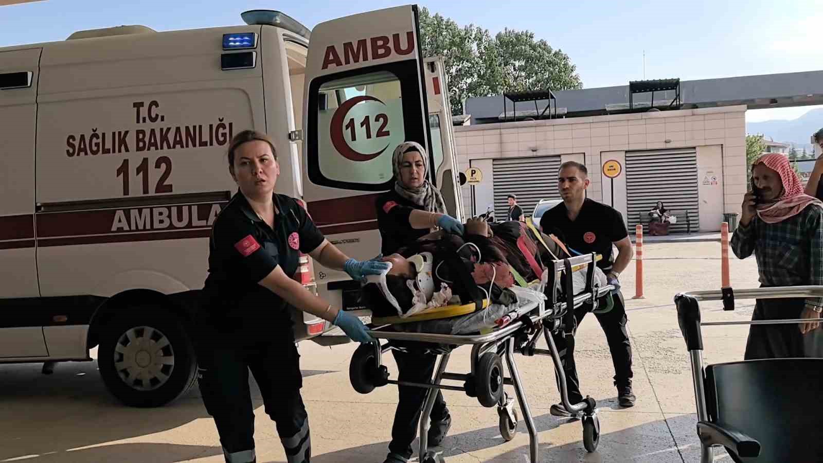 İnegöl'de seyir halindeki kamyonetten düşerek ağır yaralandı