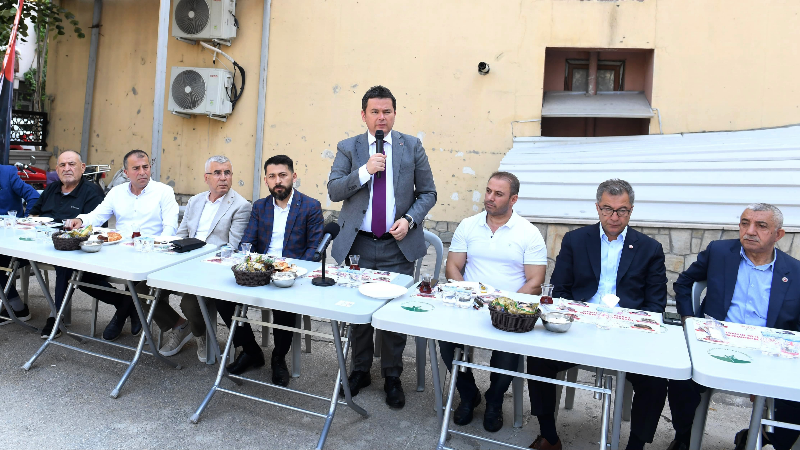 Erkan Aydın, Emek'te halkın sorunlarını dinledi