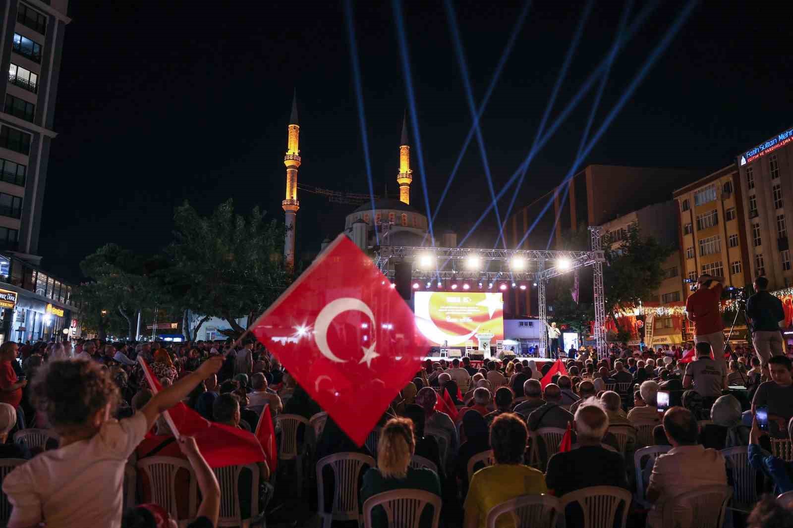 Esenler’de 15 Temmuz şehitleri dualarla anıldı
