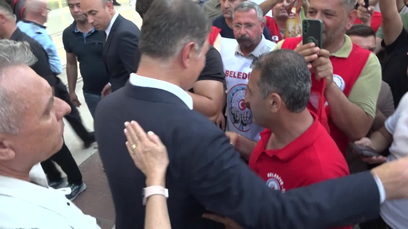 İzmir’de Büyükşehir ve sendika anlaştı, işçi krizi sona erdi…
