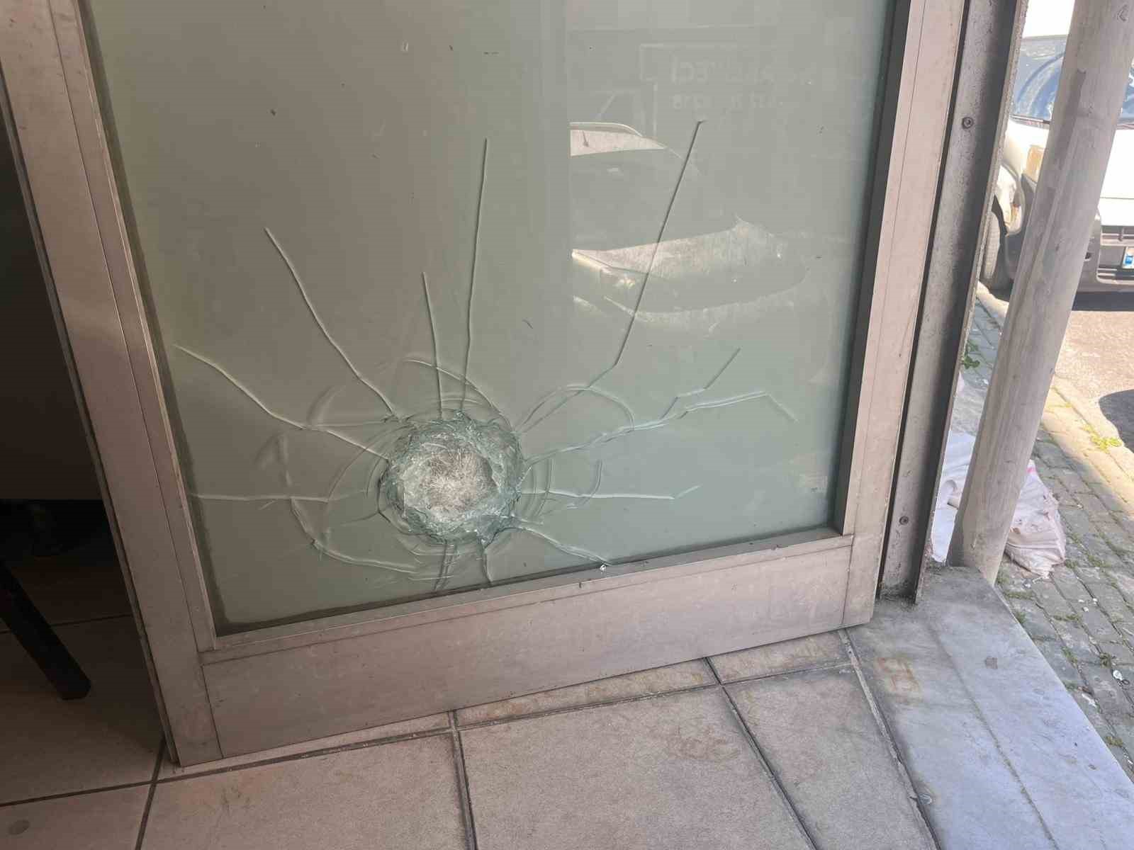 Avcılar’da sokakta başlayan tartışma kıraathanede son buldu